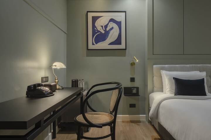 Room 12 of 43