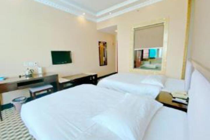 Room 4 of 4
