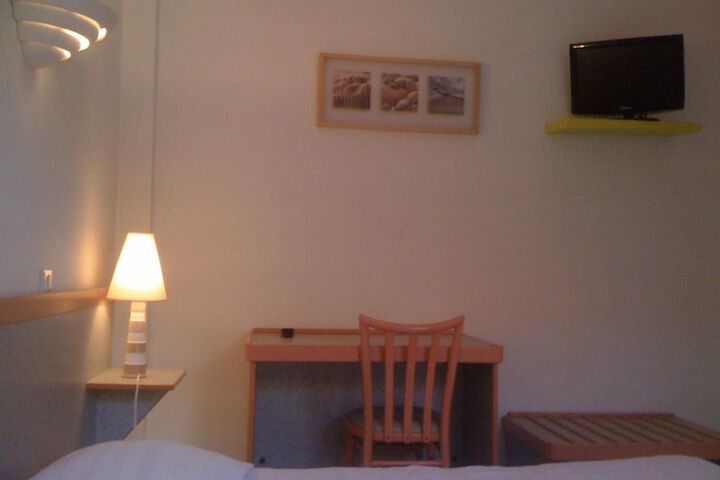 Room 11 of 51