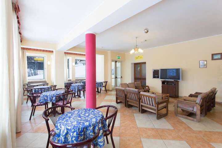 Guest Lobby