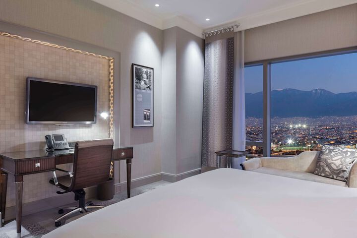 Room 25 of 123