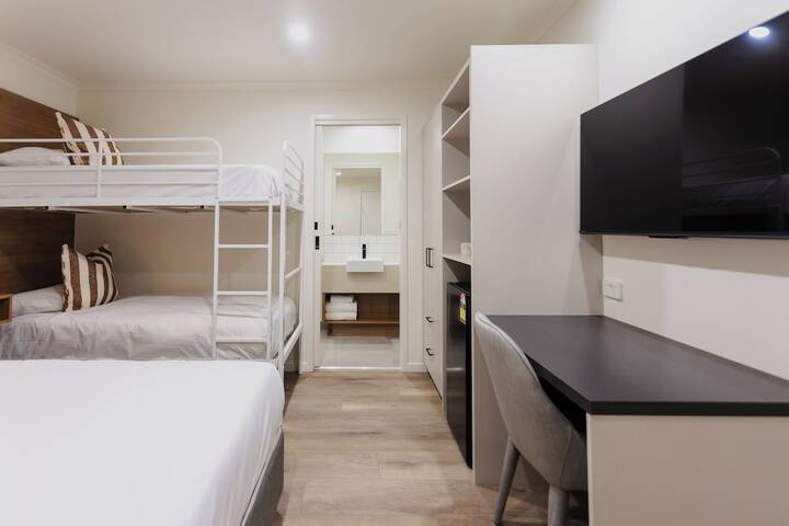 Room 2 of 22