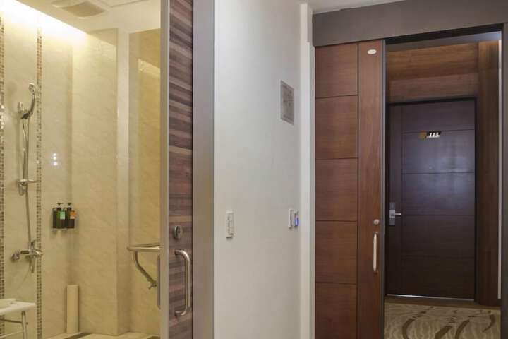 Room 3 of 47