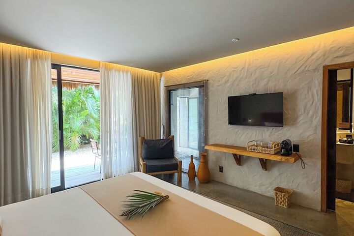 Room 16 of 110