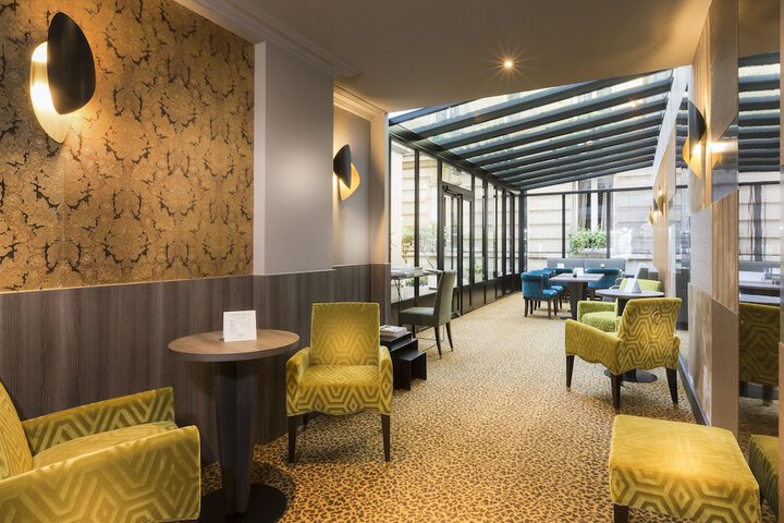 Entrance & Lobby