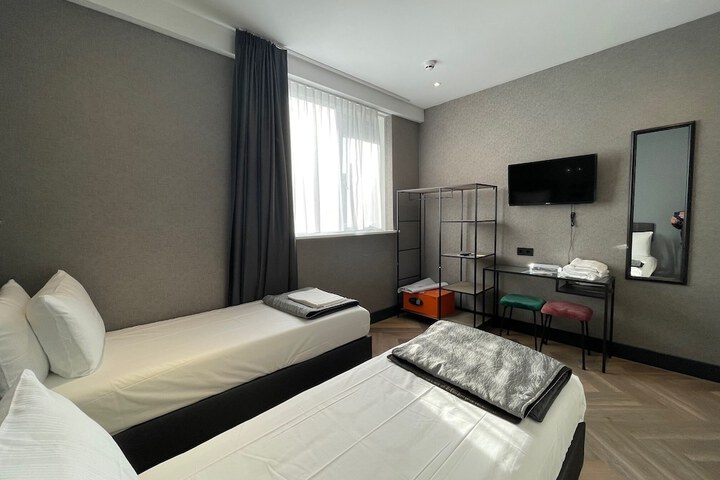 Room 10 of 52