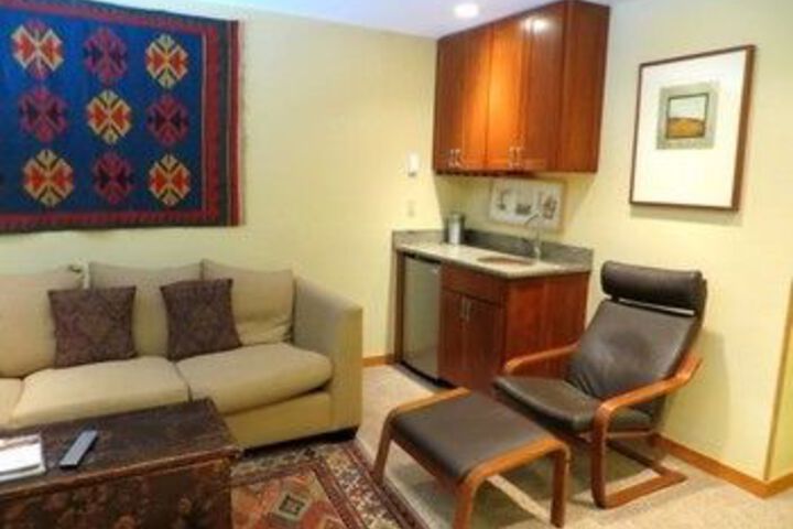 Room 27 of 34