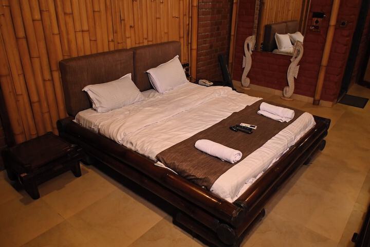 Room 4 of 47