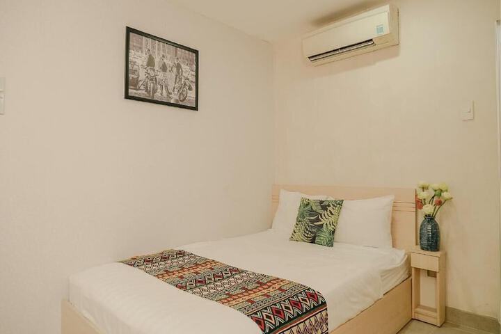 Room 12 of 116