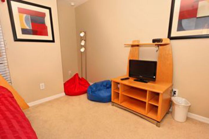 Room 12 of 19