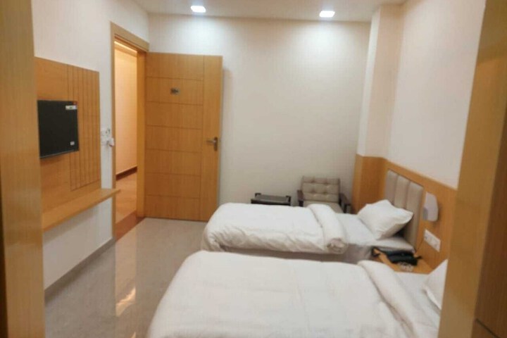 Room 15 of 43