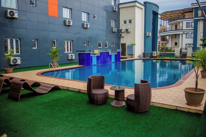 Pool 8 of 12