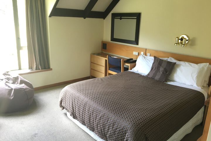 Room 10 of 63
