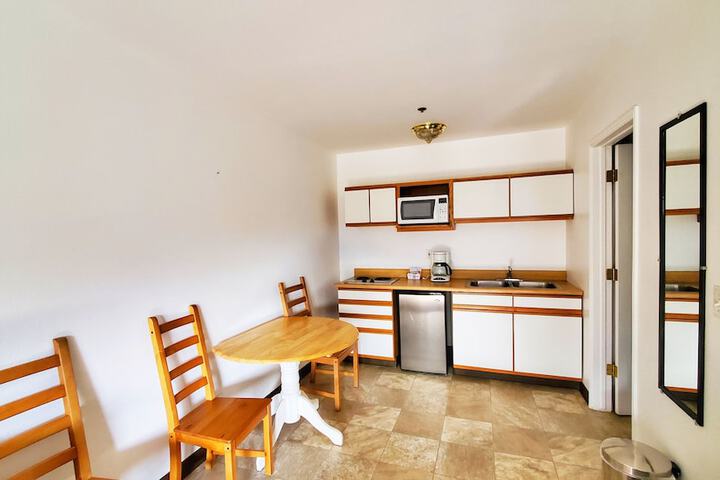 Room 17 of 33