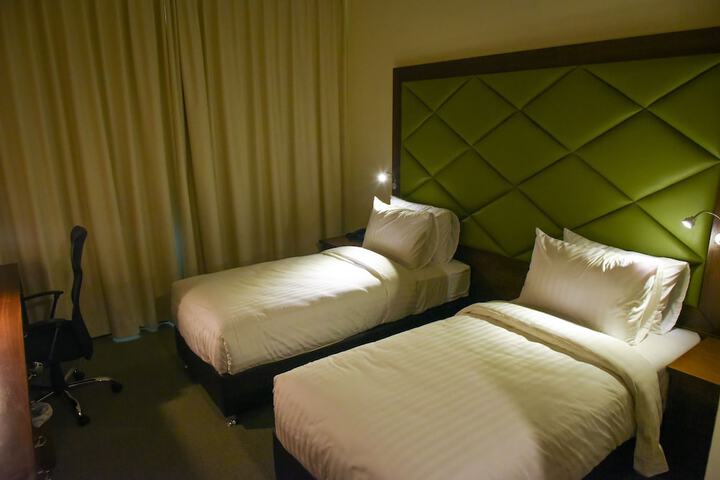 Room 10 of 64