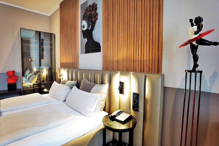 Room 78 of 136