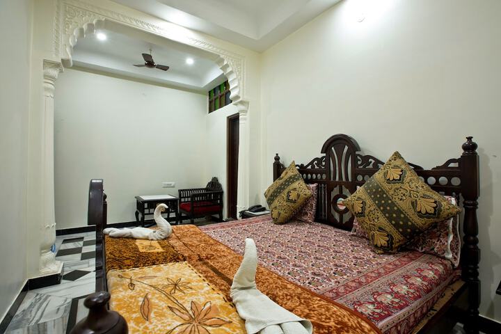 Room 16 of 113