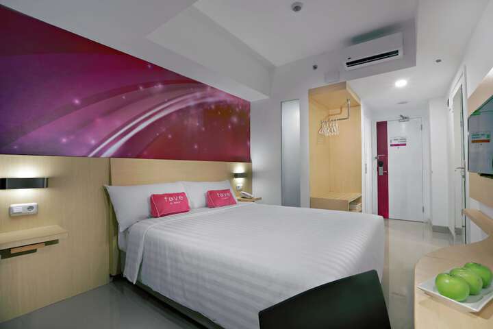 Room 11 of 25