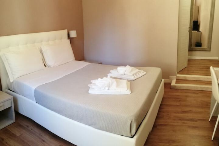 Room 10 of 68