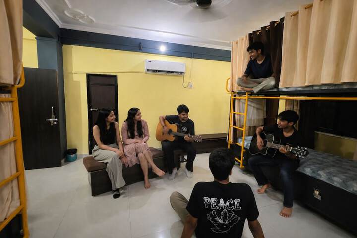 Room 35 of 64
