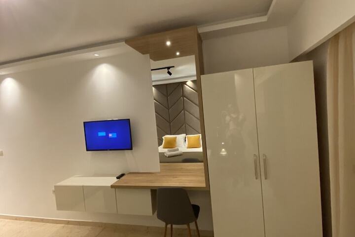 Room 72 of 132
