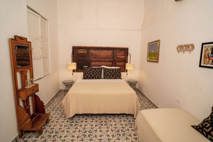 Room 27 of 71