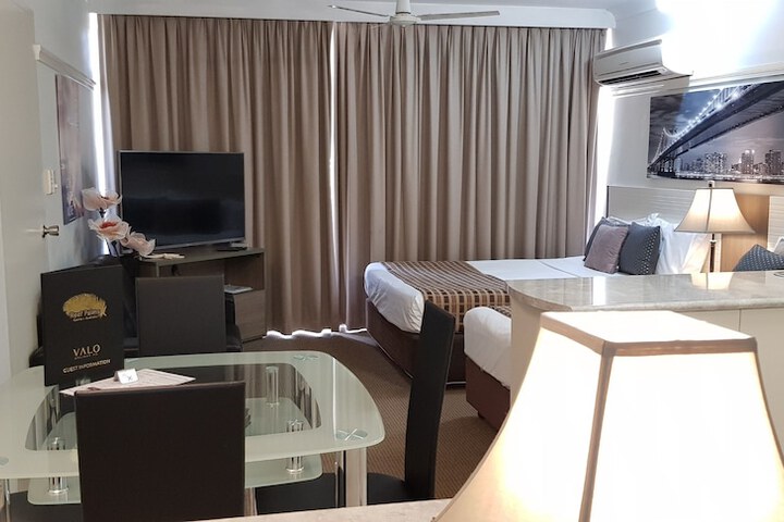 Room 10 of 66