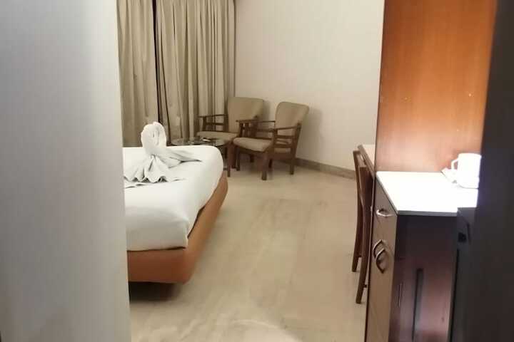 Room 54 of 181