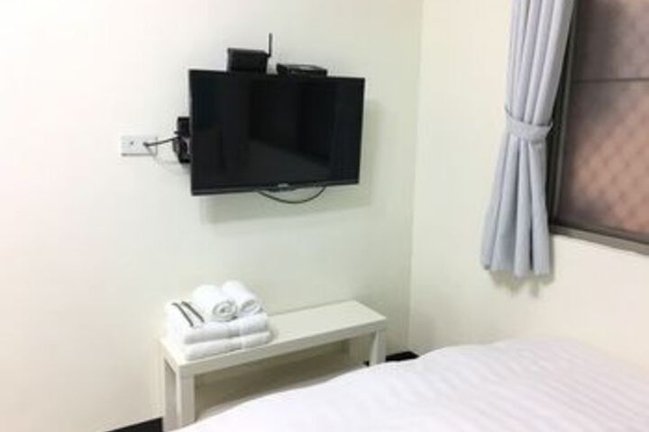 Room 16 of 34