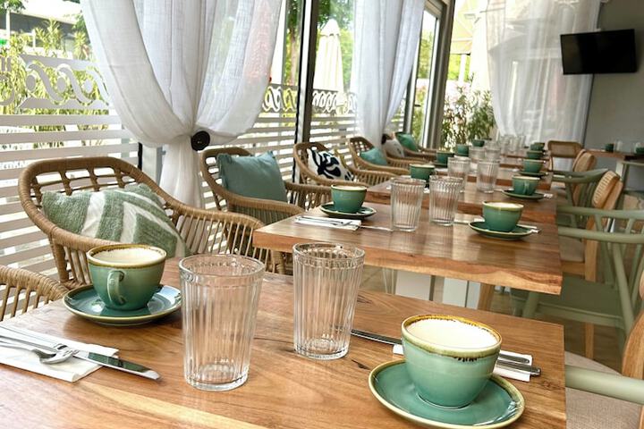 Breakfast area