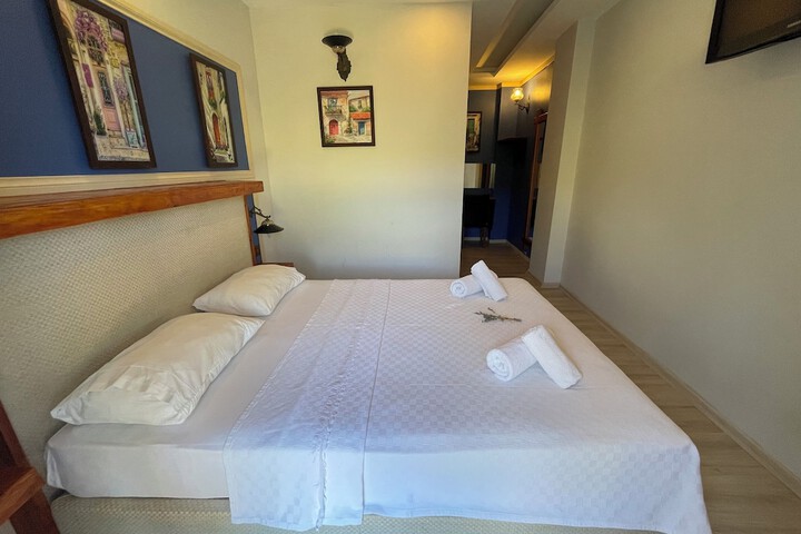 Room 9 of 44