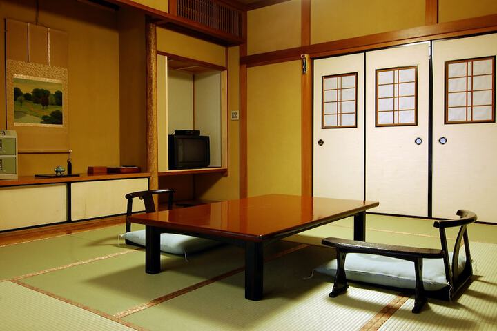 Room 11 of 137