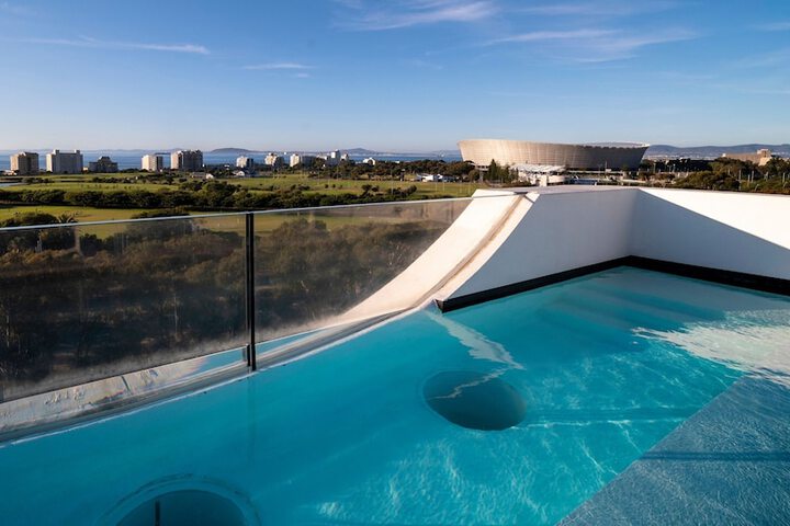 Pool 110 of 165