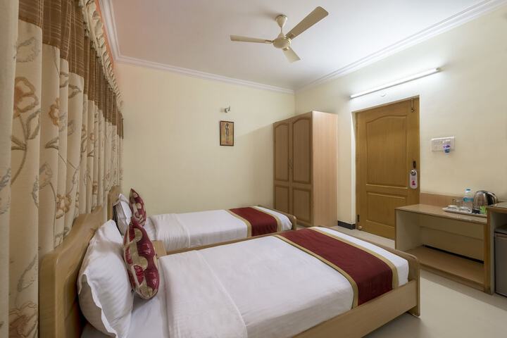 Room 5 of 26