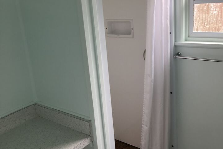 Room 32 of 41