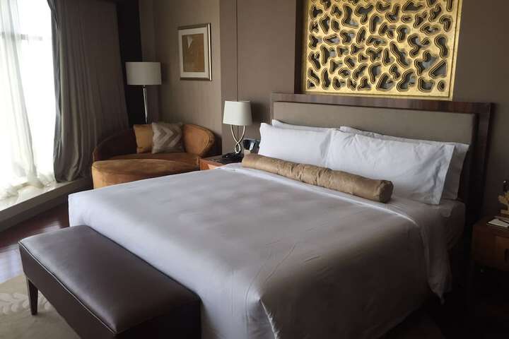 Room 14 of 128