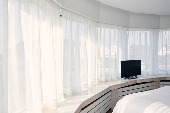 Room 9 of 45