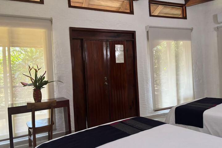 Room 28 of 97