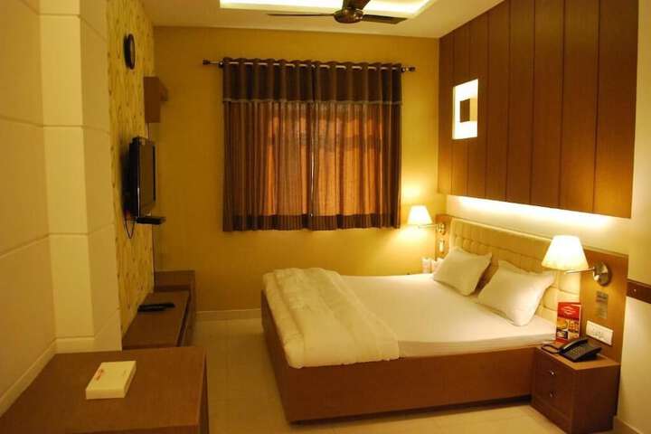 Room 28 of 48