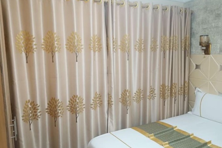 Room 28 of 46