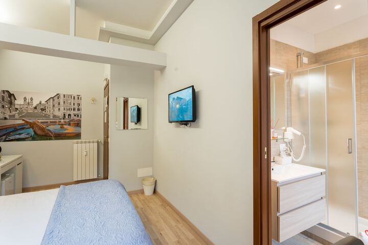 Room 30 of 67