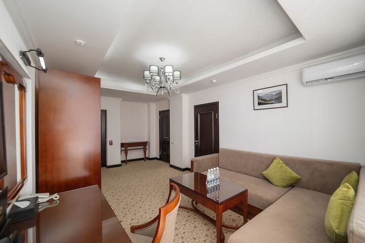 Room 35 of 90