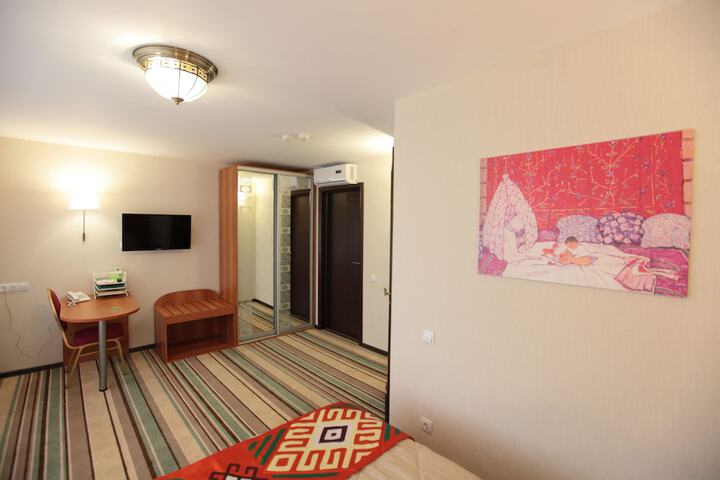 Room 23 of 125