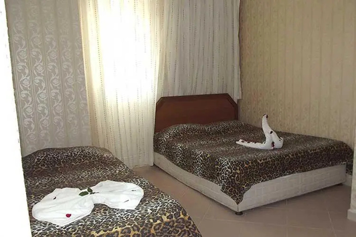 Room 4 of 17