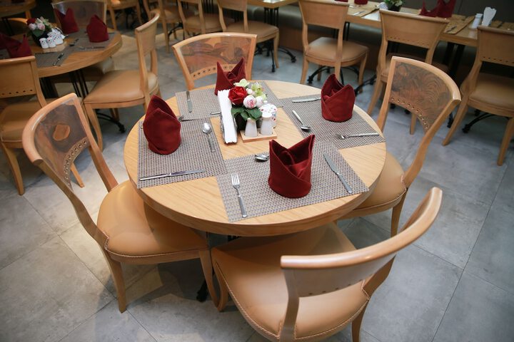 Dining 31 of 43