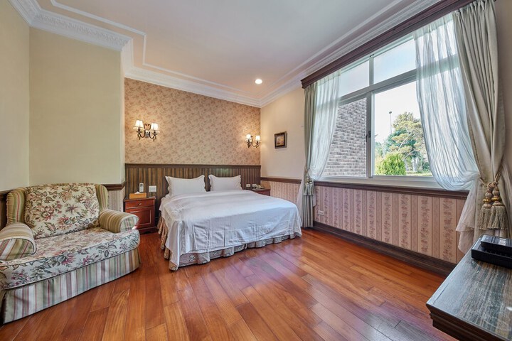 Room 15 of 34