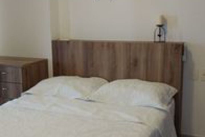Room 4 of 10