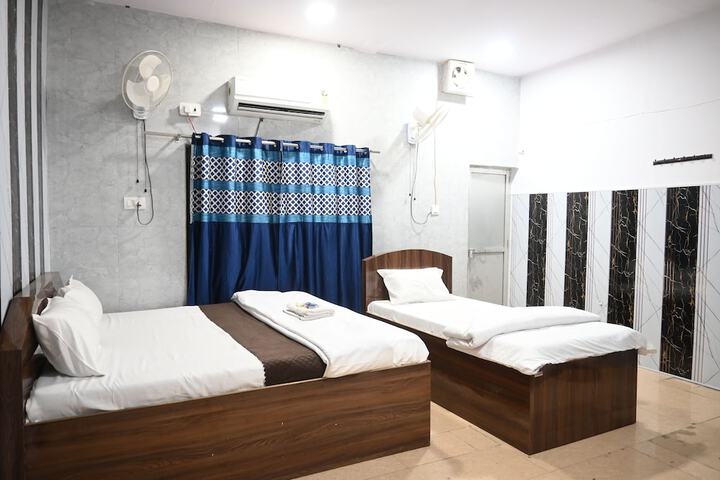 Room 9 of 25