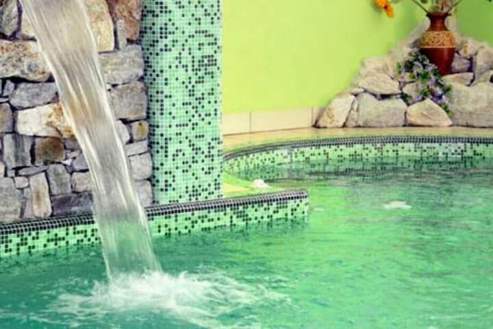 Pools & Facilities