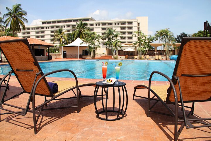 Hotel with Pool